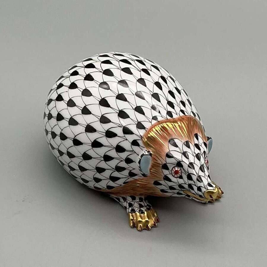 Herend Hedgehog Porcelain Figurine &ndash; Vieux Herend Black Fishnet